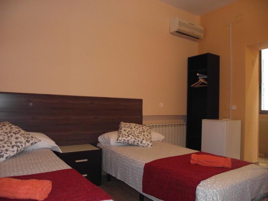 Village Rooms Multicolor Madrid Ngoại thất bức ảnh