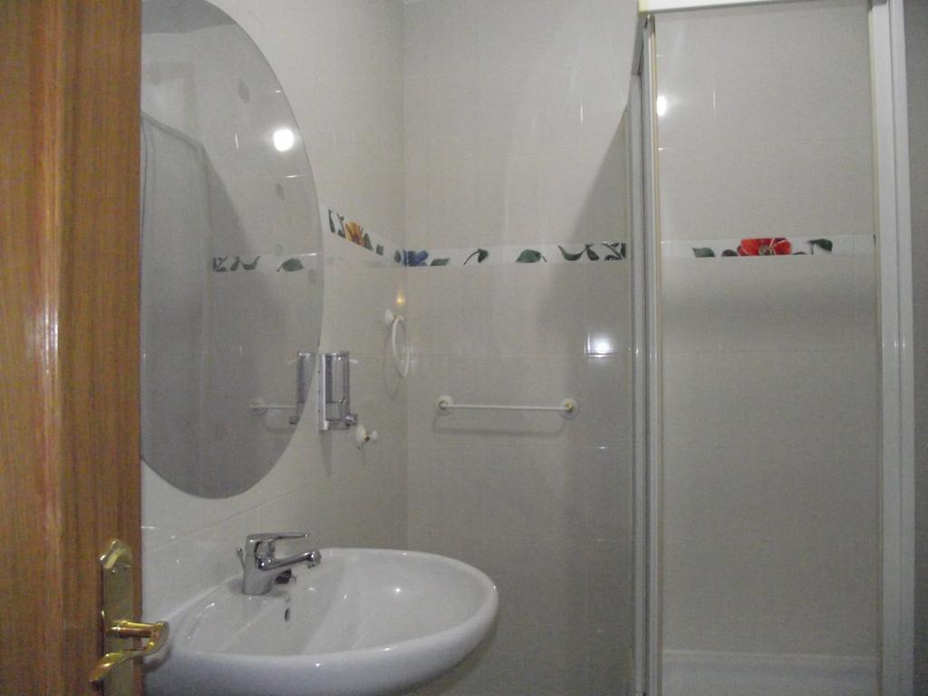 Village Rooms Multicolor Madrid Ngoại thất bức ảnh