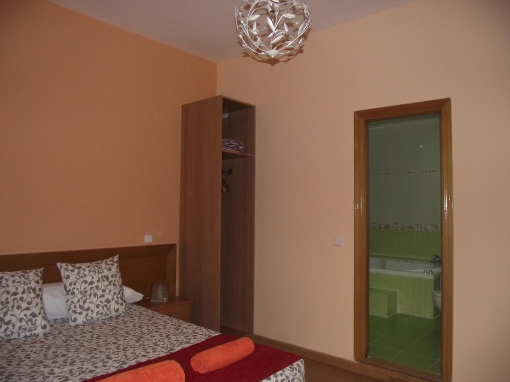 Village Rooms Multicolor Madrid Ngoại thất bức ảnh