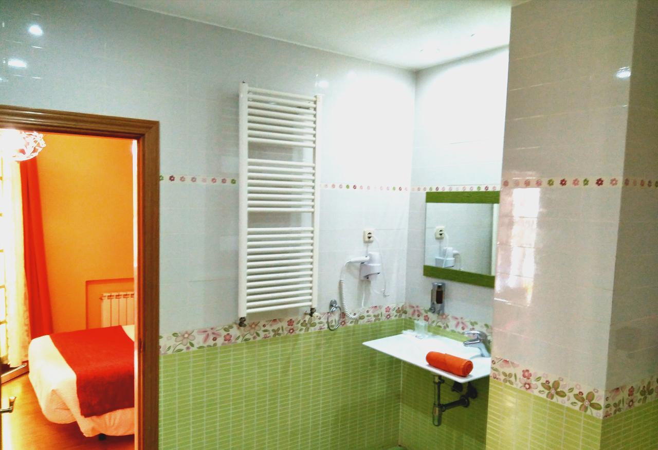 Village Rooms Multicolor Madrid Ngoại thất bức ảnh