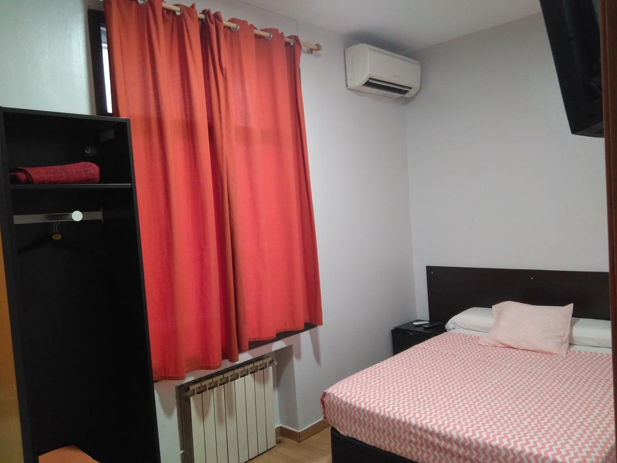 Village Rooms Multicolor Madrid Ngoại thất bức ảnh